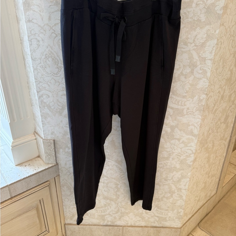 Athleta Black Jogger Pants - Cozy Athletic Style
